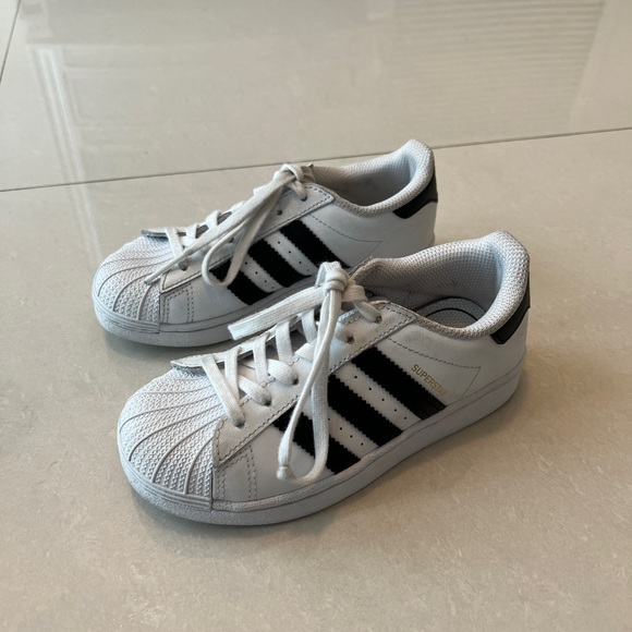 Adidas Kids SUPERSTAR Sneakers - Picture 1 of 10